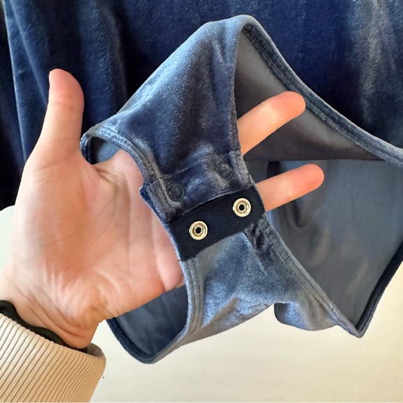 NWT Old Navy Blue Velvet Bodysuit - Picture 5 of 7